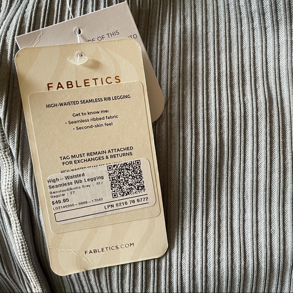 High-Waisted Seamless Rib Legging - Picture 7 of 7